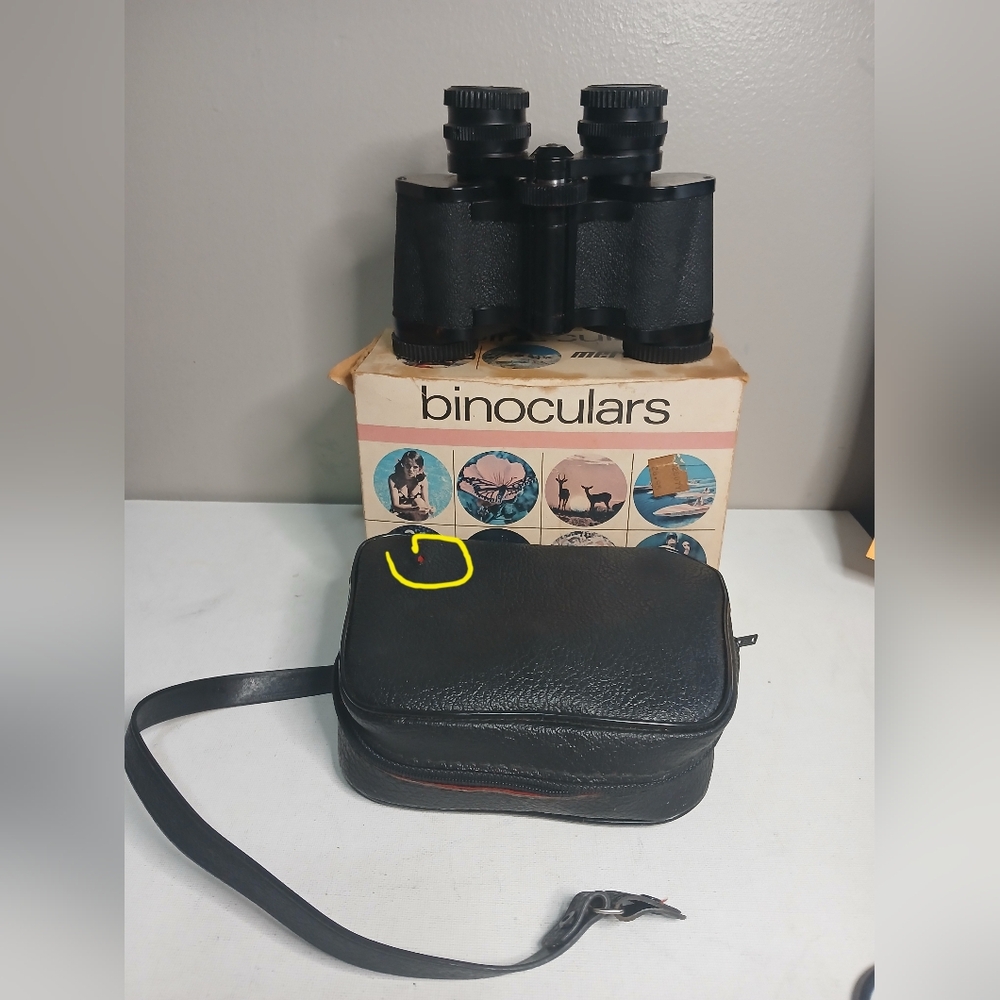 Vintage Mercury binoculars in original box and case,model 1110,8x30